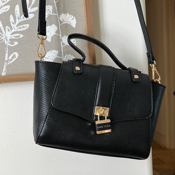 Anne Klein Black and Gold Crossbody Bag with Elegant Hardware - Picture 2 of 7